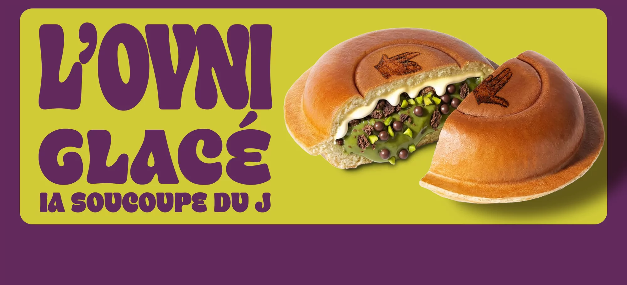 Affiche de campagne L'OVNI Glacé, la soucoupe du J, sur fond violet et vert anis
